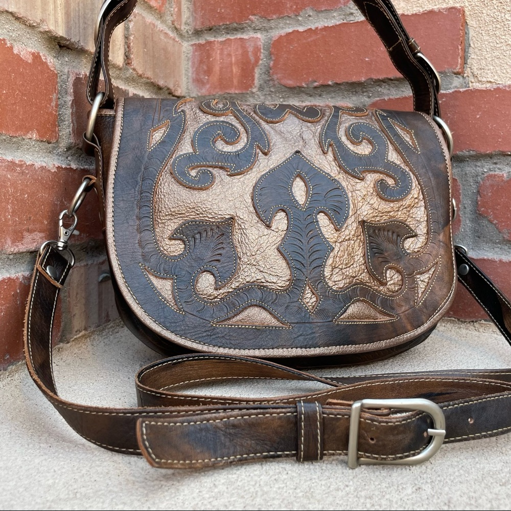 🆕JL Saldivar🇵🇾Artisan Hand Tooled Genuine Leather Flap Crossbody Bag